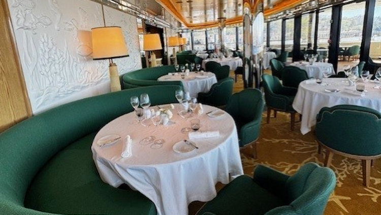 four seasons yacht dining